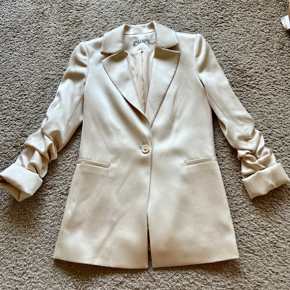 New Alice + Olivia Satin Blazer 0